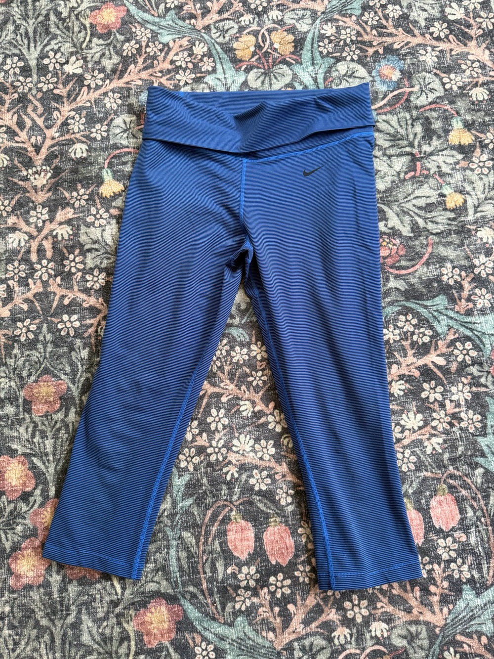 Nike Women's Royal Blue Athletic Capri Leggings